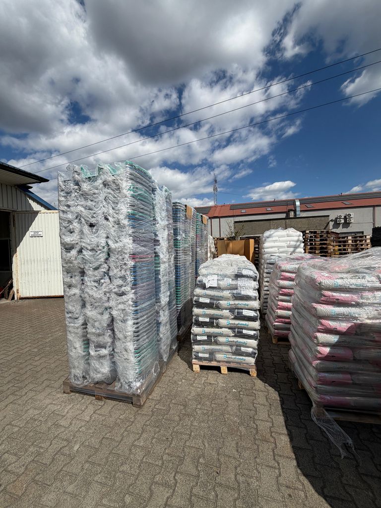 Truck trailer at the loading dock